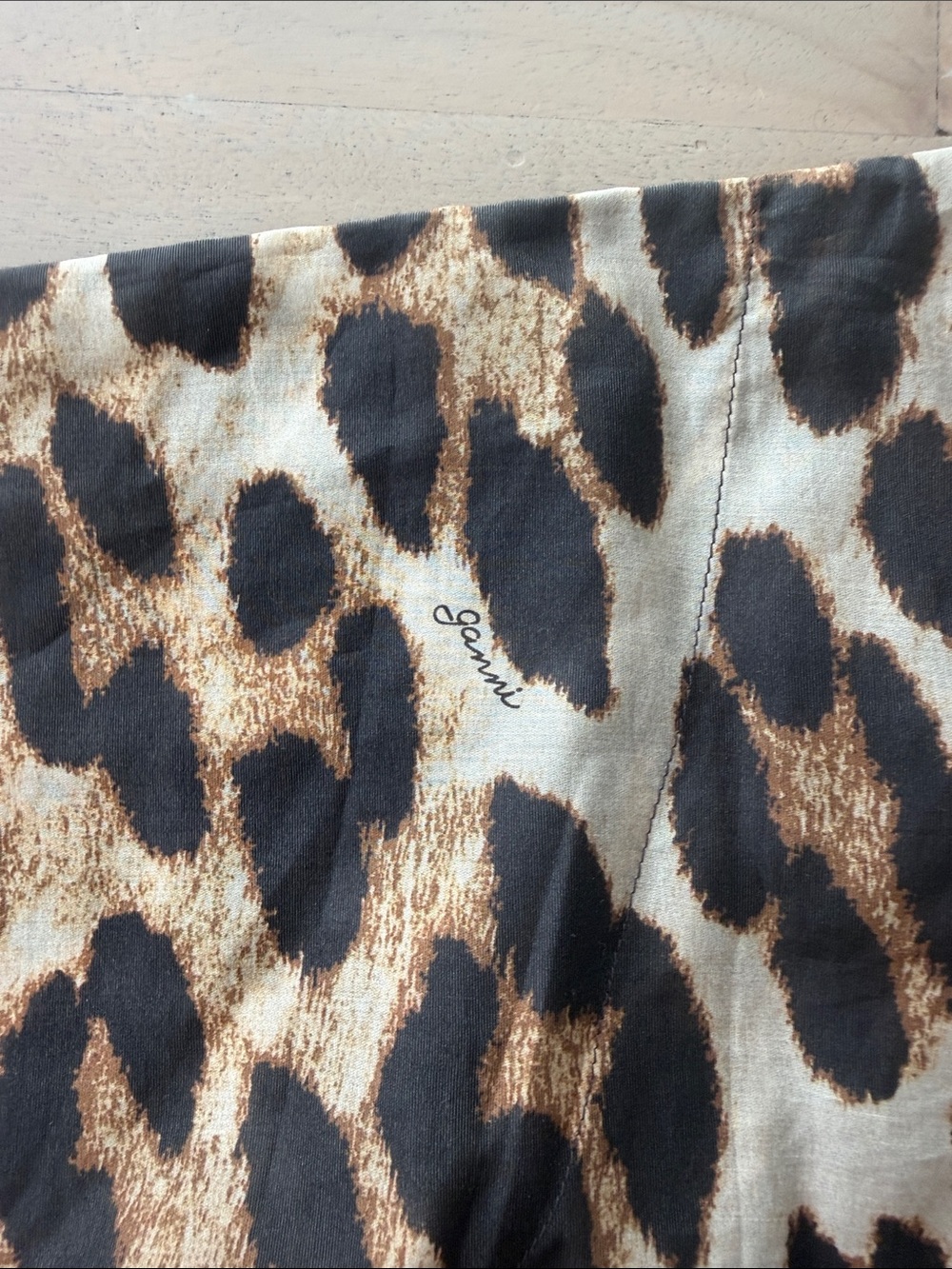 Ganni Leopard-Print Short Sleeve Oversized V-Neck Tunic View 4